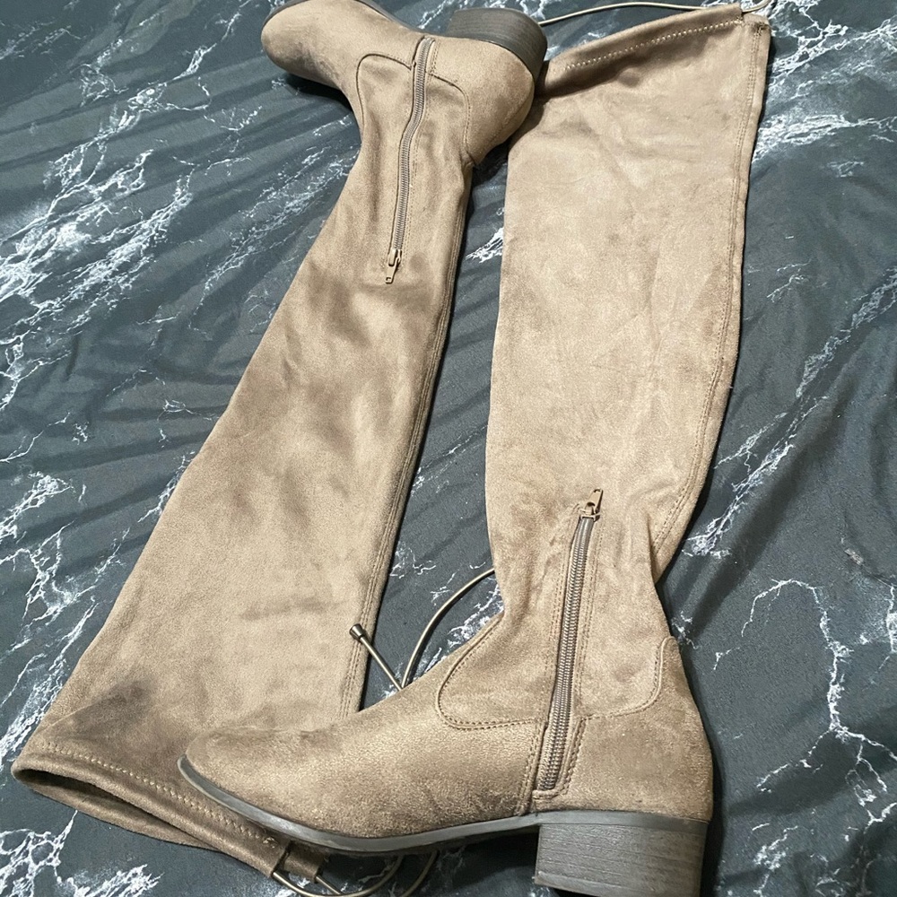 Cute Over the knee boots!
